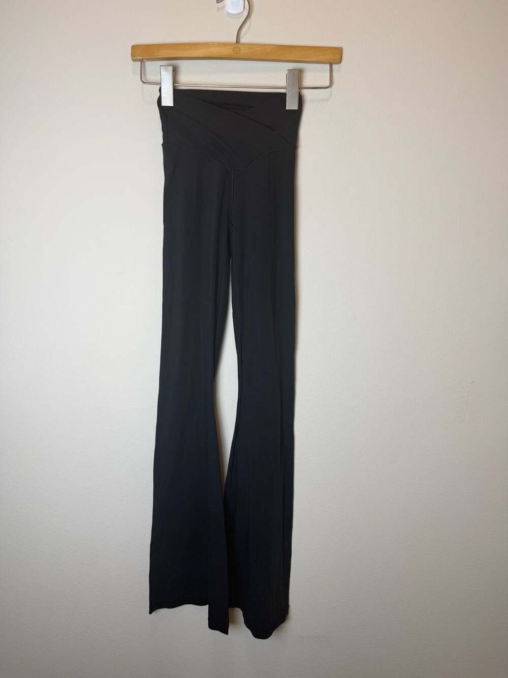 OFFLINE by Aerie Real Me Crossover Flare Leggings XS Black